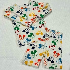 Gap pajamas, 4T (long sleeves and pants)